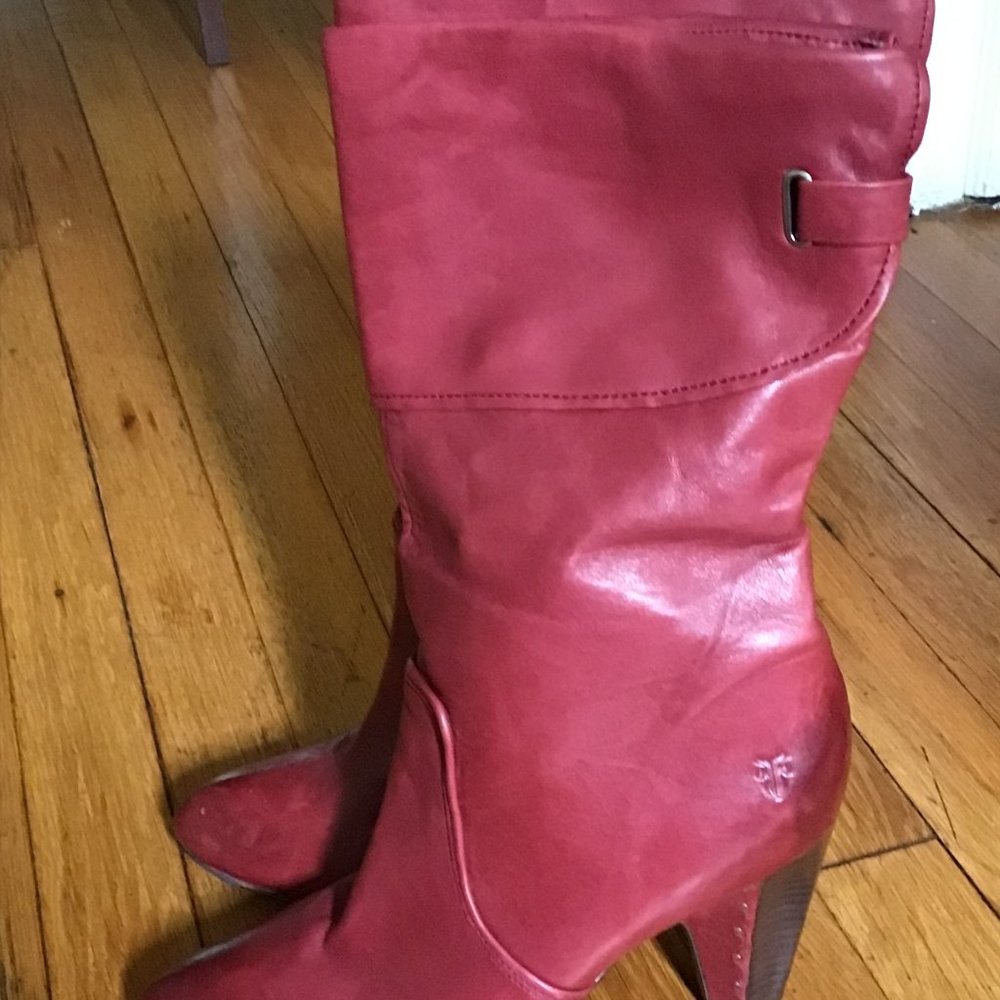 FRYE NWOB BETHANY CUFF SHORTIE LEATHER BOOTS. 10 M